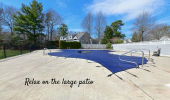 2 Candleberry Ct 2, Bourne, MA 02532