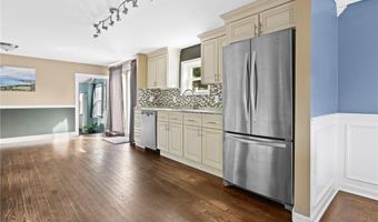 25 Woodbine St, East Providence, RI 02915