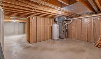 1415 Birchwood Ln, Aberdeen, SD 57401