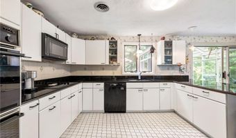 264 Boston Neck Rd, Narragansett, RI 02882