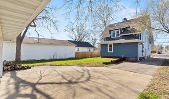 200 28th St Dr SE, Cedar Rapids, IA 52403