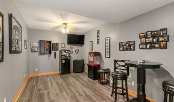 1620 Pinewood Ct SW, Altoona, IA 50009
