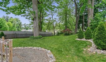 18 Oxford Rd, Albany, NY 12203