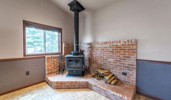 8385 6TH St, Amherst Junction, WI 54407