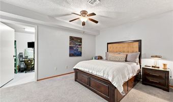 72 Elizabeth Dr, Bella Vista, AR 72715