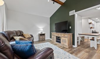 108 12th Ave SW, Altoona, IA 50009