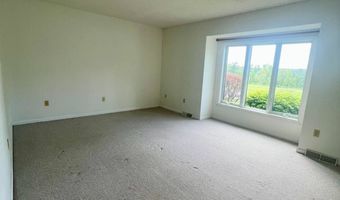 167 Country Club Ln, Amsterdam, NY 12070