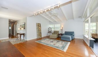 8675 W Fairway Dr, Baton Rouge, LA 70809