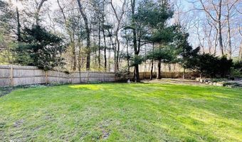 5 Crest Dr W, Dover, MA 02030