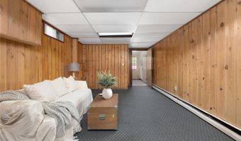 75 Markwood Dr, Barrington, RI 02806