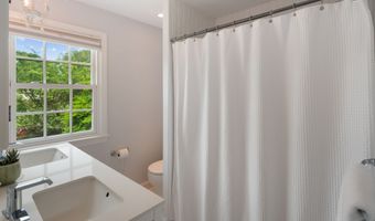 10 Duffys Ln, Darien, CT 06820