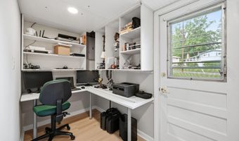 4512 MEDFORD Dr, Annandale, VA 22003