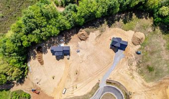 8 Stone Creek Dr, Brentwood, NH 03833