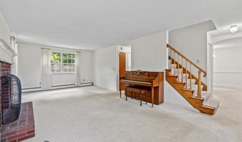 28 Colony Rd, Augusta, ME 04330