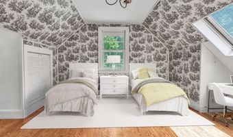 13 Hoyt Rd, Bethel, CT 06801