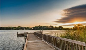 996 Timber Lake Dr, Antioch, IL 60002