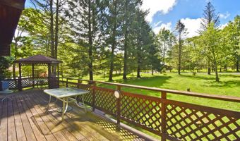 37 Lakeview Dr, Albrightsville, PA 18210