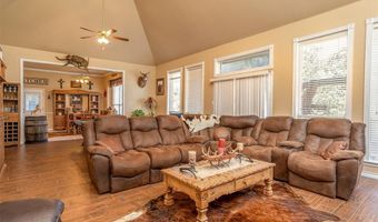 1701 W Lake Shore Dr, Alvarado, TX 76009