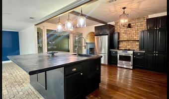 202 Bates St, Batesville, MS 38606