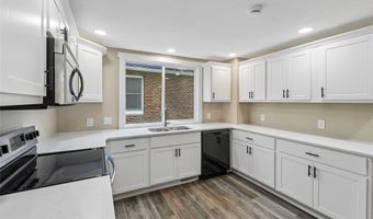 217 N 6th St, Adel, IA 50003