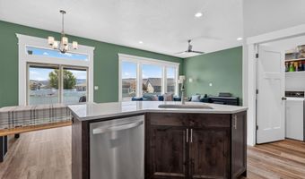1561 Petersburg Dr, Chubbuck, ID 83202