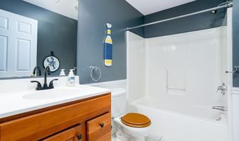 8 Alden Dr 8, Berlin, MA 01503