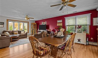 32 Sprague Cir, Johnston, RI 02919