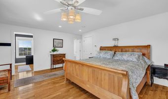 40 Hillview Dr, Bangor, ME 04401