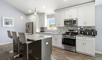 32 Edison St, Bayville, NJ 08721