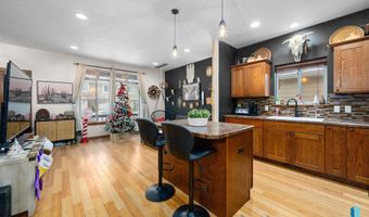 305 S Spring Pl, Brandon, SD 57005