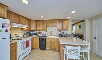 15-17 Peaceable St, Boston, MA 02135