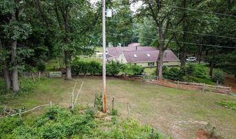 3900 Dursum Ave NE, Ada, MI 49301