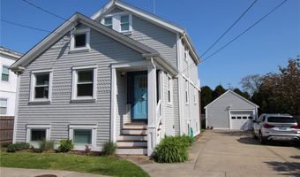 28 W Narragansett Ave, Newport, RI 02840