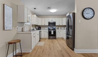 609 Beyer Dr, Bay St. Louis, MS 39520