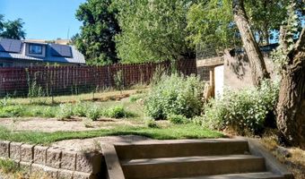 215 N H St, Albion, WA 99163