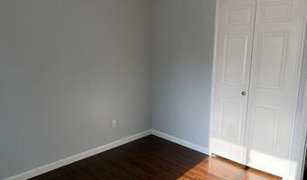 15 Metroview Ct, Ann Arbor, MI 48108