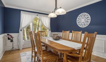 7160 River Valley Dr SE, Alto, MI 49302