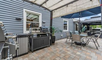 103 Idlewild Ln, Aberdeen, NJ 07747