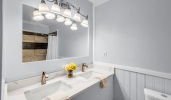 729 Canterbury Dr, Biloxi, MS 39532