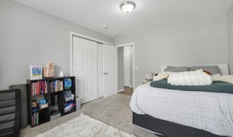1704 Dallas St, Auburn, IN 46706