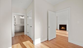 15 Fieldstone Court Ct 15, Bethel, CT 06801