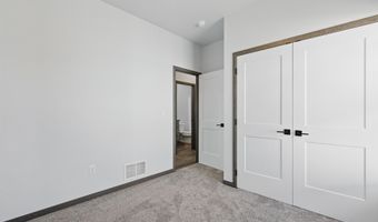 905 Bennington Dr, Box Elder, SD 57719