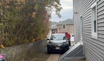 14 Cross St, Andover, NJ 07801