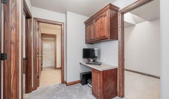 5808 S Frontier Trl, Sioux Falls, SD 57108