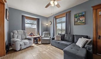 207 N Davis St, Anamosa, IA 52205