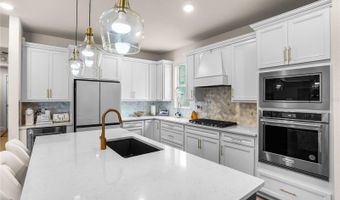 4212 WINDING PINES Dr, Apopka, FL 32712