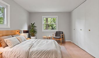 8504 CANTERBURY Dr, Annandale, VA 22003