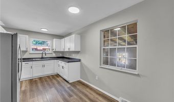 901 Jean Ave, Akron, OH 44310