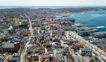 35 Pelham St A, Newport, RI 02840