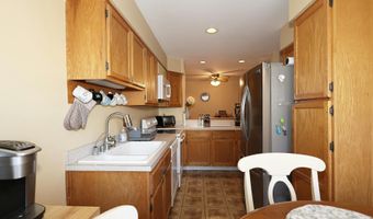 62 Deer Run 62, Bethel, CT 06801